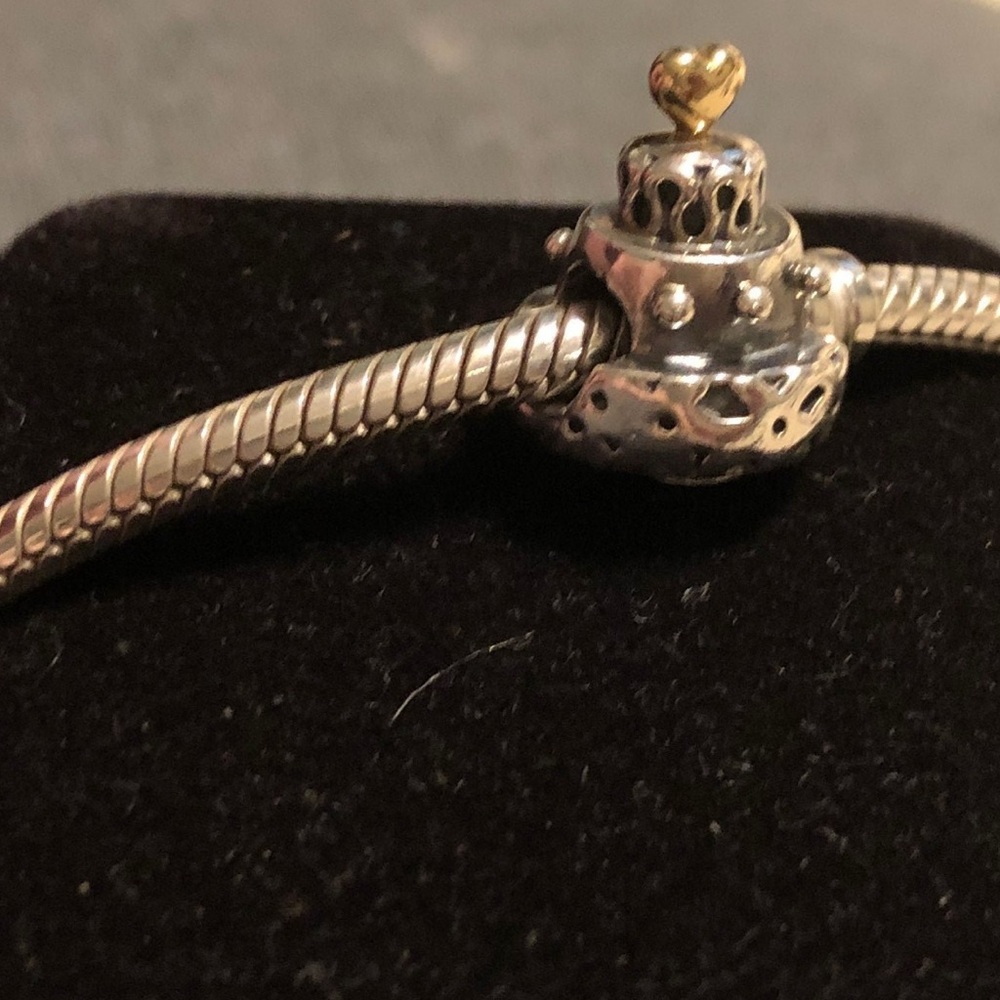 PANDORA - Celebration Cake Charm